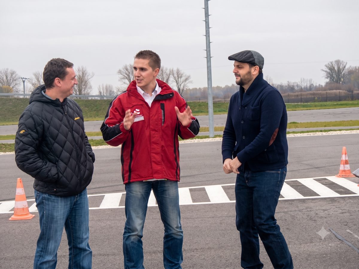 Milan Troška počas výcviku na polygóne