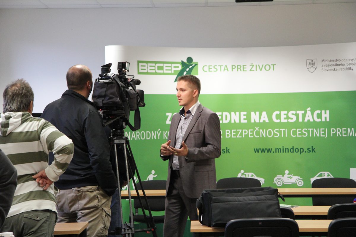 Rozhovor pre televíziu pred panelom BECEP Zodpovedne na cestách